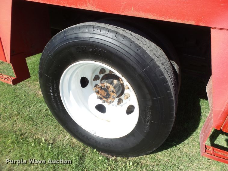 image for item GC9064 2017 Ford F650 Super Duty winch truck