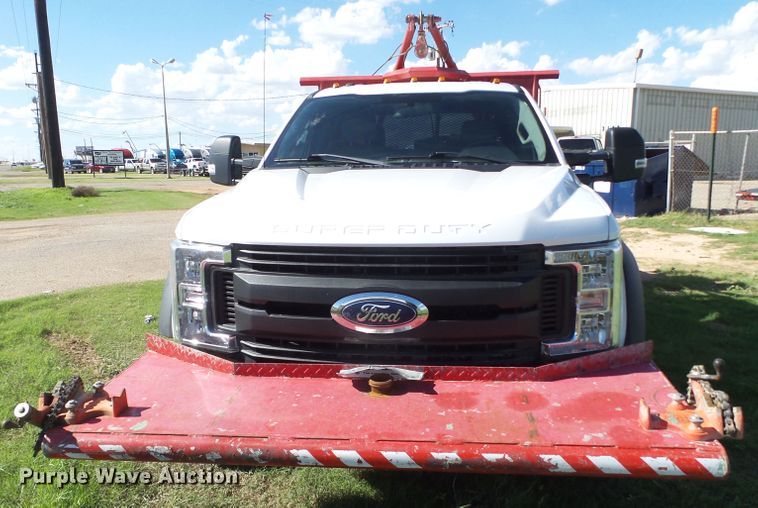 image for item GC9065 2018 Ford F550 Super Duty Crew Cab winch truck