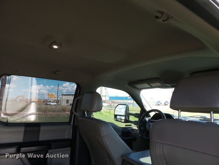 image for item GC9065 2018 Ford F550 Super Duty Crew Cab winch truck