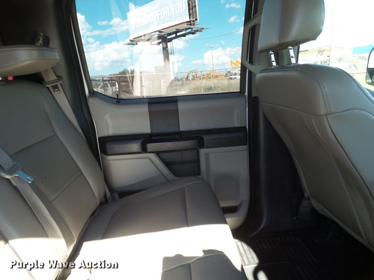 image for item GC9065 2018 Ford F550 Super Duty Crew Cab winch truck