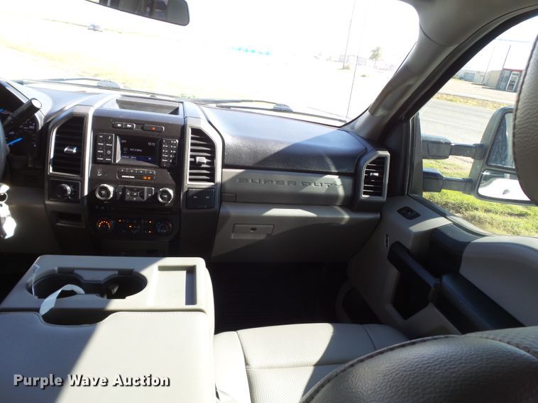 image for item GC9065 2018 Ford F550 Super Duty Crew Cab winch truck