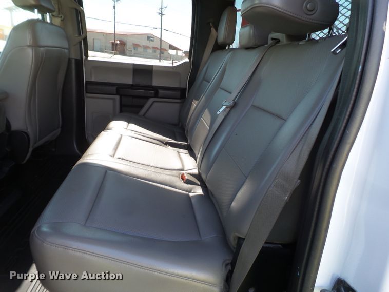 image for item GC9065 2018 Ford F550 Super Duty Crew Cab winch truck