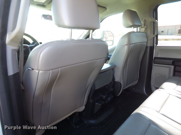 image for item GC9065 2018 Ford F550 Super Duty Crew Cab winch truck