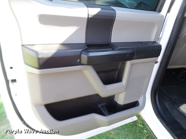 image for item GC9065 2018 Ford F550 Super Duty Crew Cab winch truck