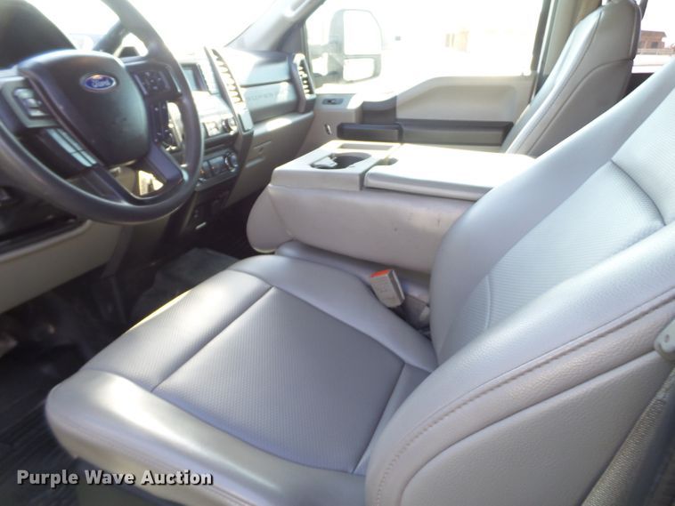 image for item GC9065 2018 Ford F550 Super Duty Crew Cab winch truck