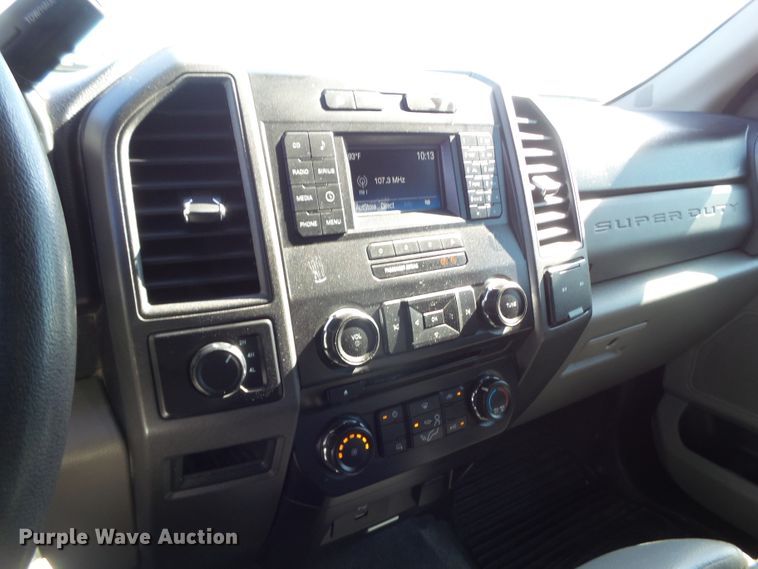 image for item GC9065 2018 Ford F550 Super Duty Crew Cab winch truck