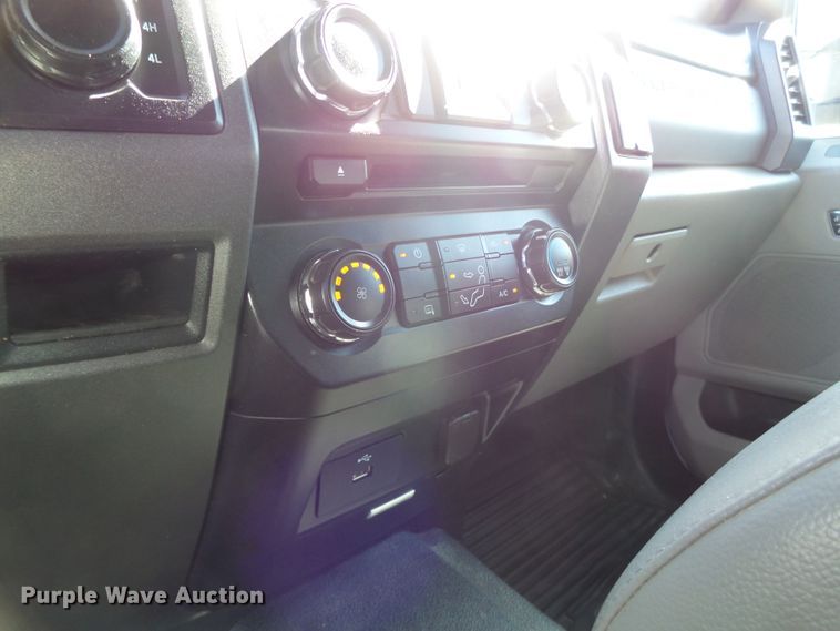 image for item GC9065 2018 Ford F550 Super Duty Crew Cab winch truck