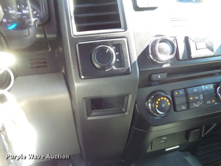 image for item GC9065 2018 Ford F550 Super Duty Crew Cab winch truck