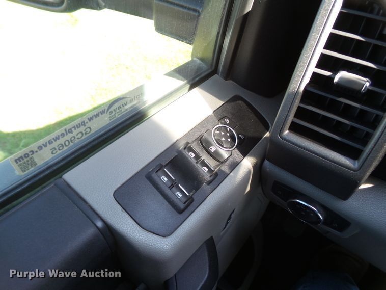 image for item GC9065 2018 Ford F550 Super Duty Crew Cab winch truck