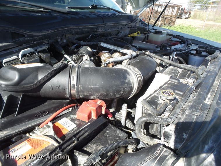 image for item GC9065 2018 Ford F550 Super Duty Crew Cab winch truck