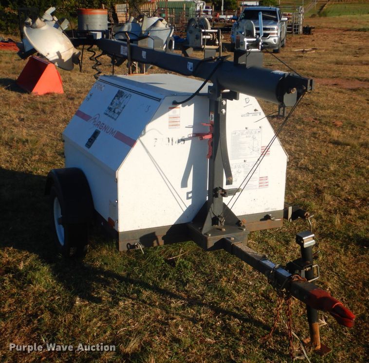 image for item GC9693 2000 Magnum 4060K light plant