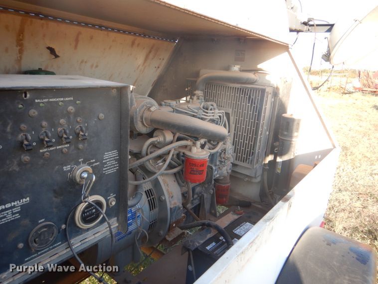 image for item GC9693 2000 Magnum 4060K light plant