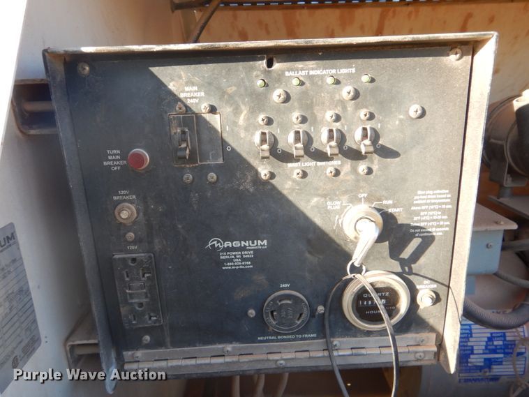 image for item GC9693 2000 Magnum 4060K light plant