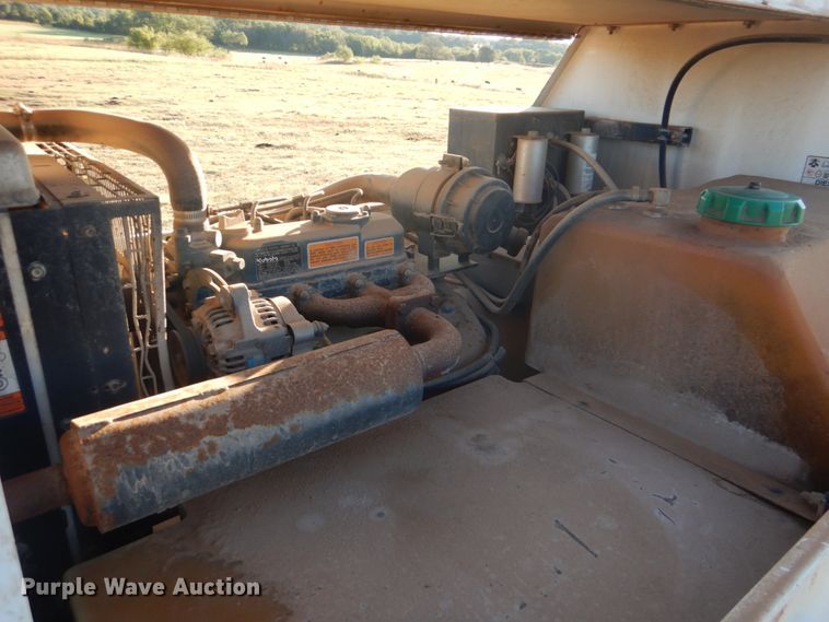 image for item GC9693 2000 Magnum 4060K light plant