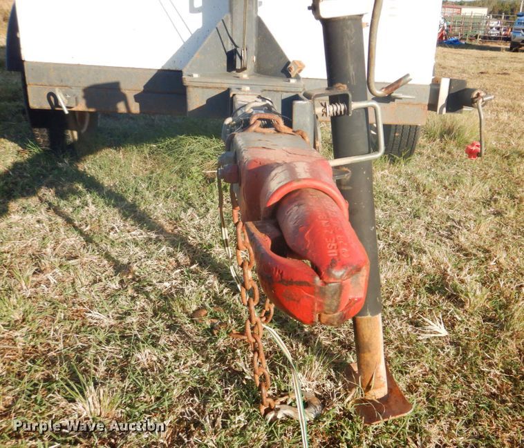 image for item GC9693 2000 Magnum 4060K light plant