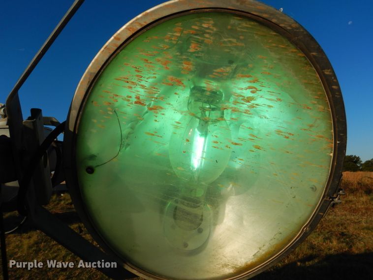 image for item GC9693 2000 Magnum 4060K light plant