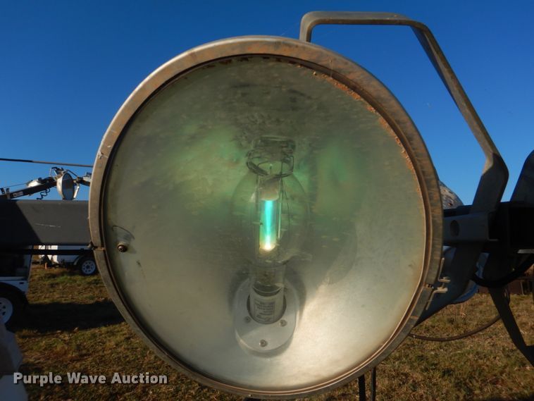 image for item GC9693 2000 Magnum 4060K light plant