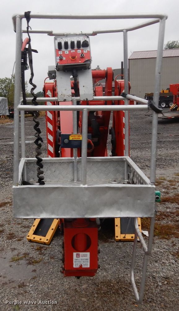 image for item GI9371 2015 CMC S19 boom lift