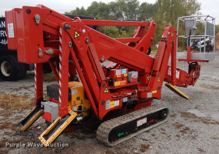 image for item GI9371 2015 CMC S19 boom lift