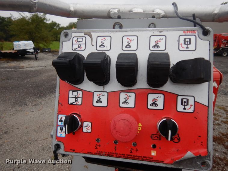 image for item GI9371 2015 CMC S19 boom lift