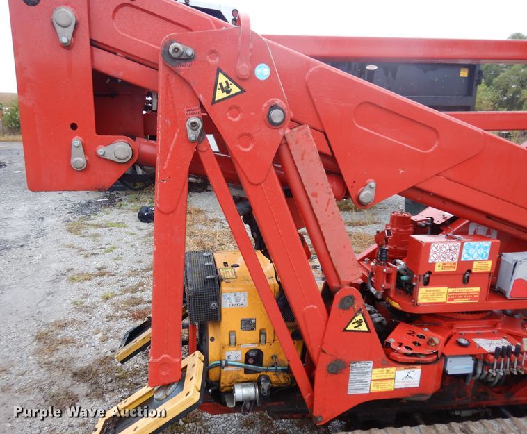 image for item GI9371 2015 CMC S19 boom lift