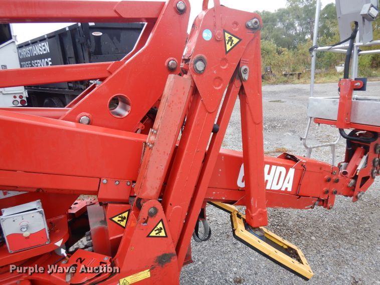image for item GI9371 2015 CMC S19 boom lift
