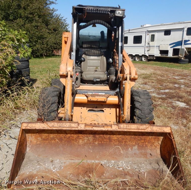 image for item GI9381 2010 Case 440 skid steer