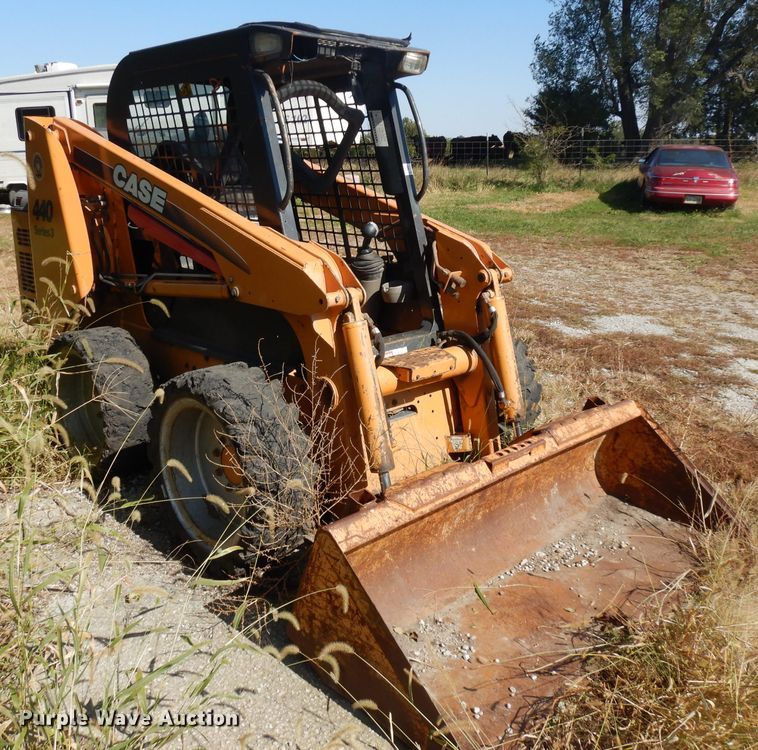 image for item GI9381 2010 Case 440 skid steer