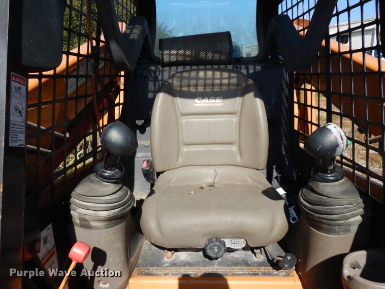 image for item GI9381 2010 Case 440 skid steer