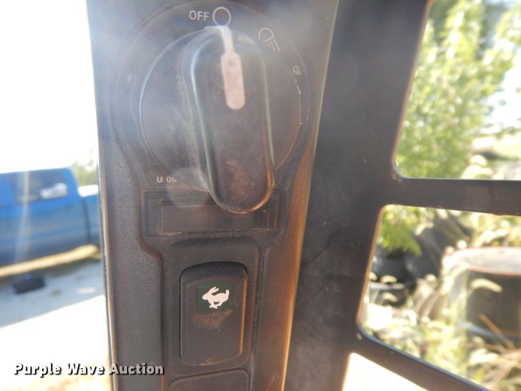 image for item GI9381 2010 Case 440 skid steer