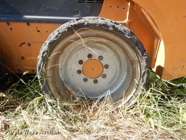 image for item GI9381 2010 Case 440 skid steer