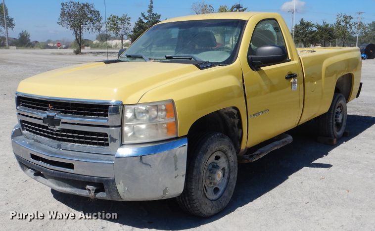 image for item DF2222 2007 Chevrolet Silverado 2500 pickup truck
