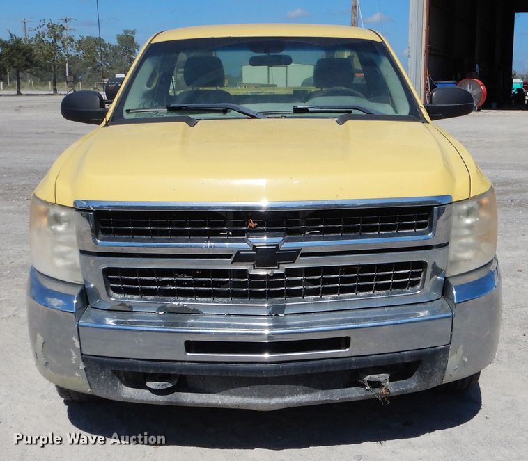 image for item DF2222 2007 Chevrolet Silverado 2500 pickup truck