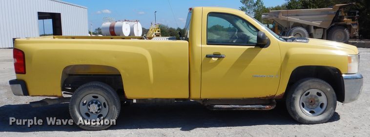 image for item DF2222 2007 Chevrolet Silverado 2500 pickup truck