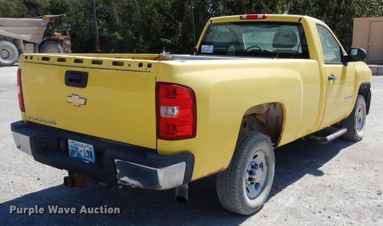 image for item DF2222 2007 Chevrolet Silverado 2500 pickup truck