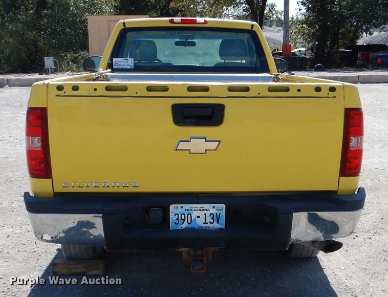 image for item DF2222 2007 Chevrolet Silverado 2500 pickup truck