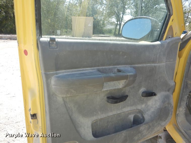image for item DF2222 2007 Chevrolet Silverado 2500 pickup truck