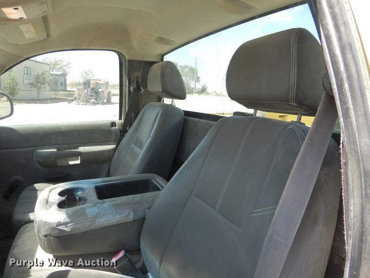 image for item DF2222 2007 Chevrolet Silverado 2500 pickup truck