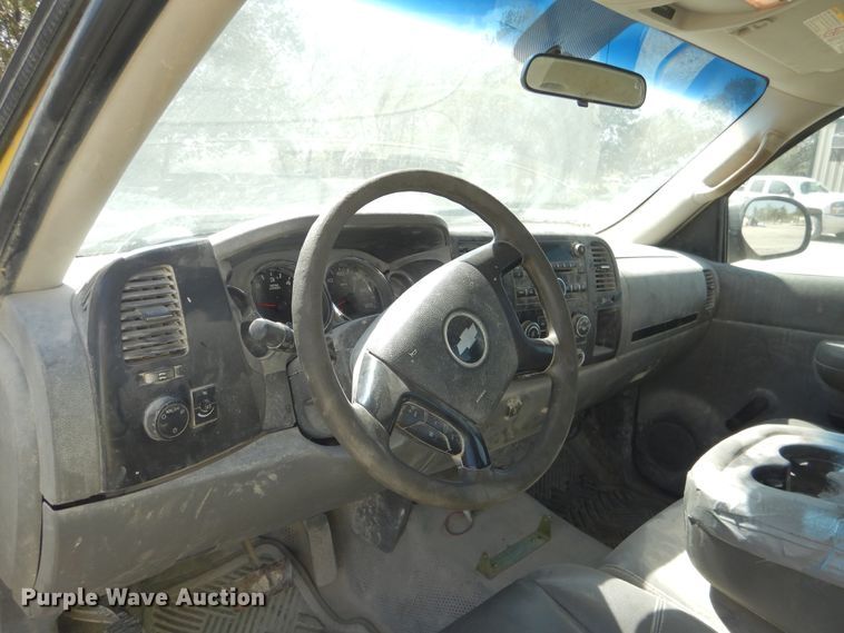 image for item DF2222 2007 Chevrolet Silverado 2500 pickup truck