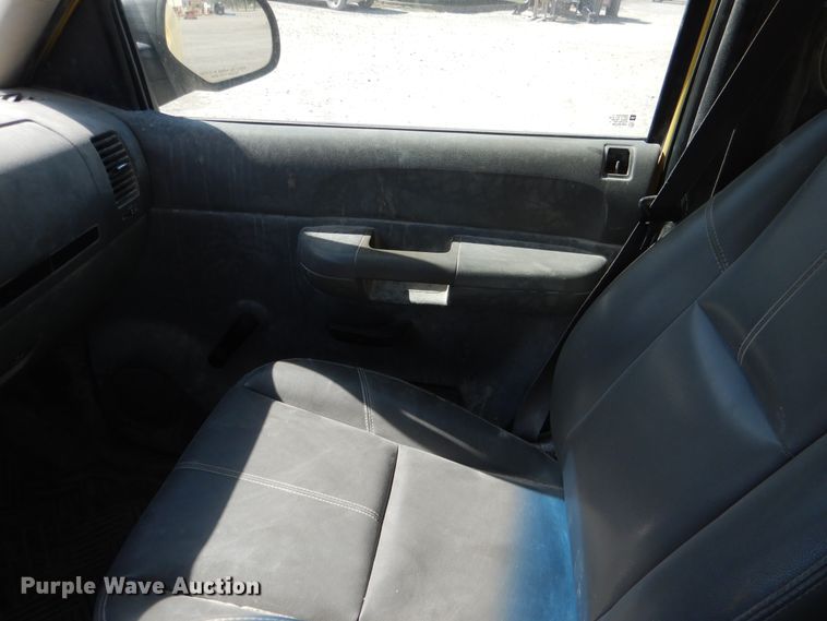 image for item DF2222 2007 Chevrolet Silverado 2500 pickup truck