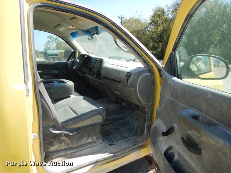 image for item DF2222 2007 Chevrolet Silverado 2500 pickup truck