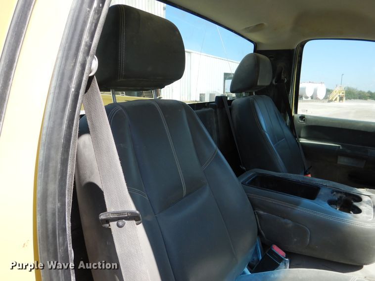 image for item DF2222 2007 Chevrolet Silverado 2500 pickup truck