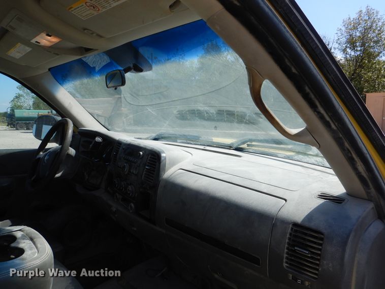 image for item DF2222 2007 Chevrolet Silverado 2500 pickup truck