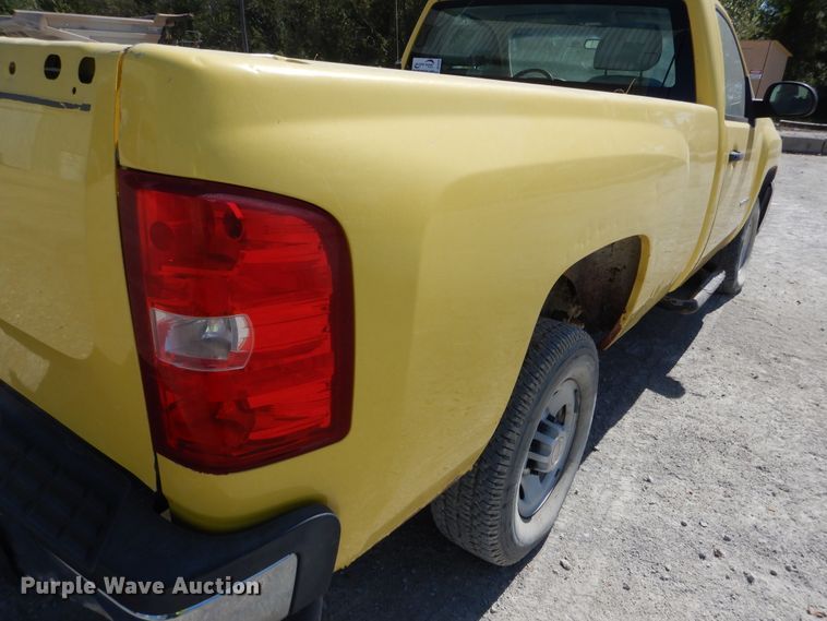 image for item DF2222 2007 Chevrolet Silverado 2500 pickup truck