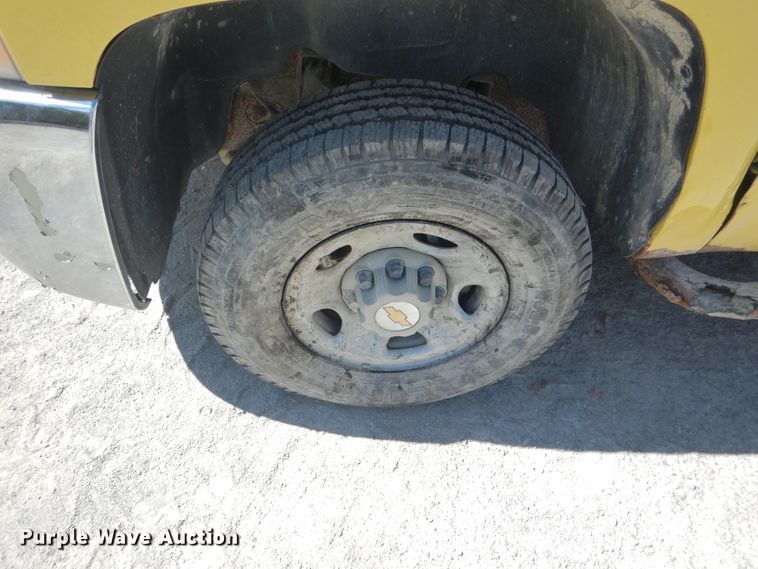 image for item DF2222 2007 Chevrolet Silverado 2500 pickup truck