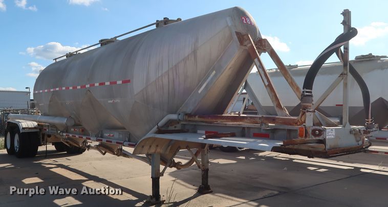 image for item DG7001 1985 Fruehauf HAB-F2-J1000 pneumatic dry bulk trailer