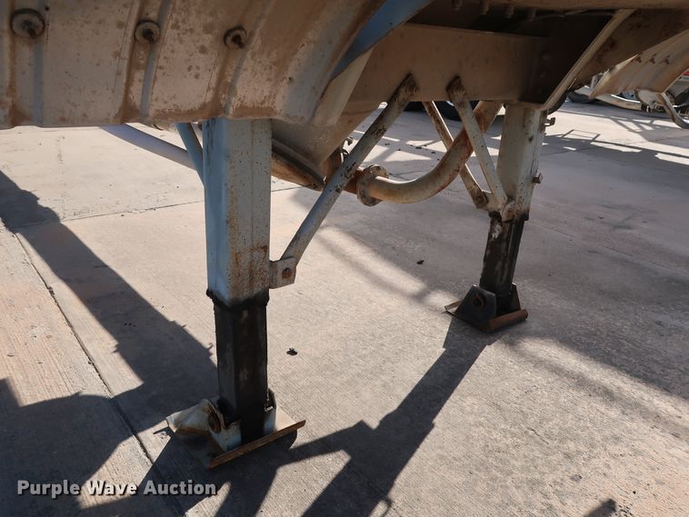 image for item DG7001 1985 Fruehauf HAB-F2-J1000 pneumatic dry bulk trailer