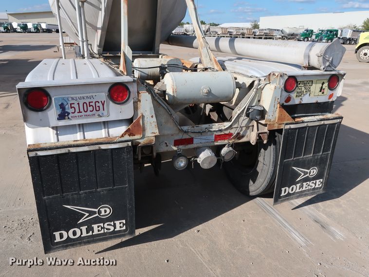 image for item DG7001 1985 Fruehauf HAB-F2-J1000 pneumatic dry bulk trailer