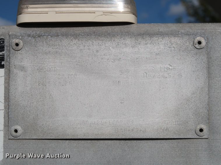 image for item DG7001 1985 Fruehauf HAB-F2-J1000 pneumatic dry bulk trailer