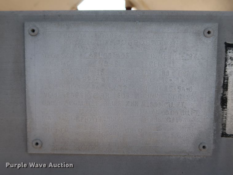 image for item DG7001 1985 Fruehauf HAB-F2-J1000 pneumatic dry bulk trailer